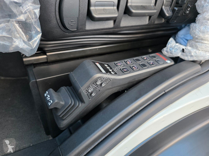 شاحنة Iveco XWay AD320X46BZ OFF 8x4 Hiab...