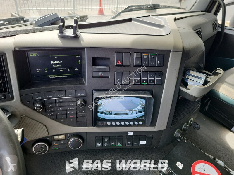 Грузовик Volvo 330