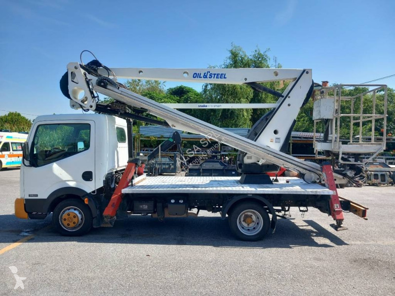 Camión Nissan 21.12