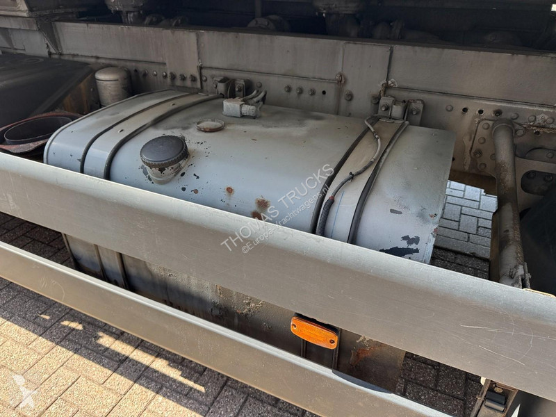 Vrachtwagen MAN 26.313, Fuel, 5 compartments,...