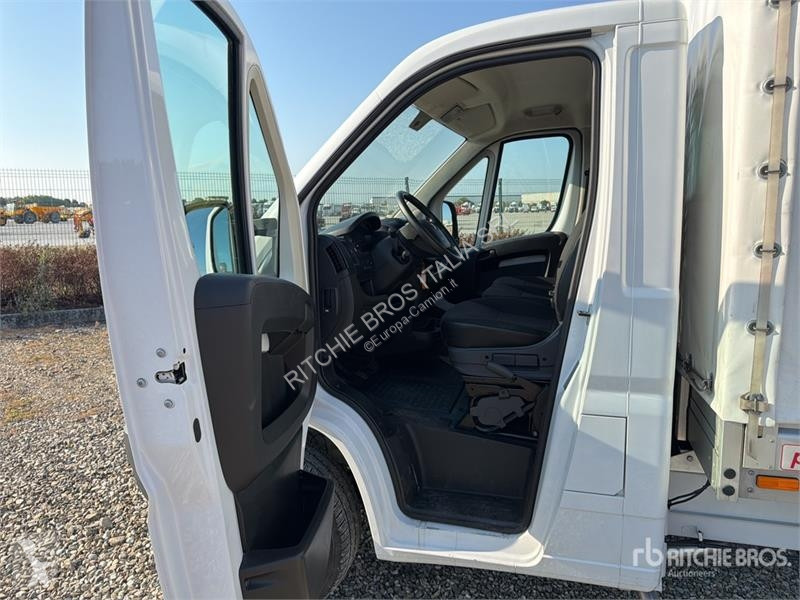 Camión Opel 2.2 103 KW PR PL L4 Curtain Side Truck