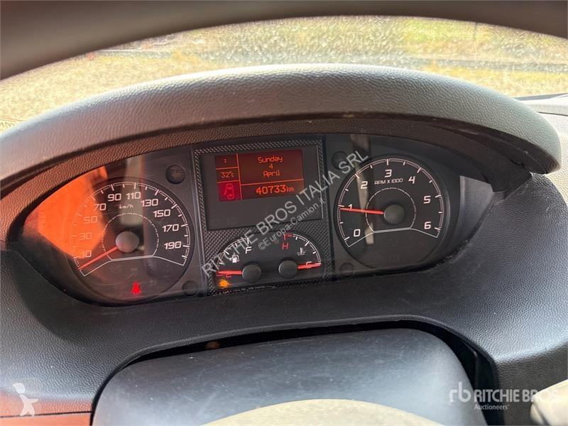 Camión Opel 2.2 103 KW DOKA Crew Cab Flatbed Truck