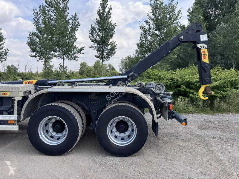 Volvo 420 truck