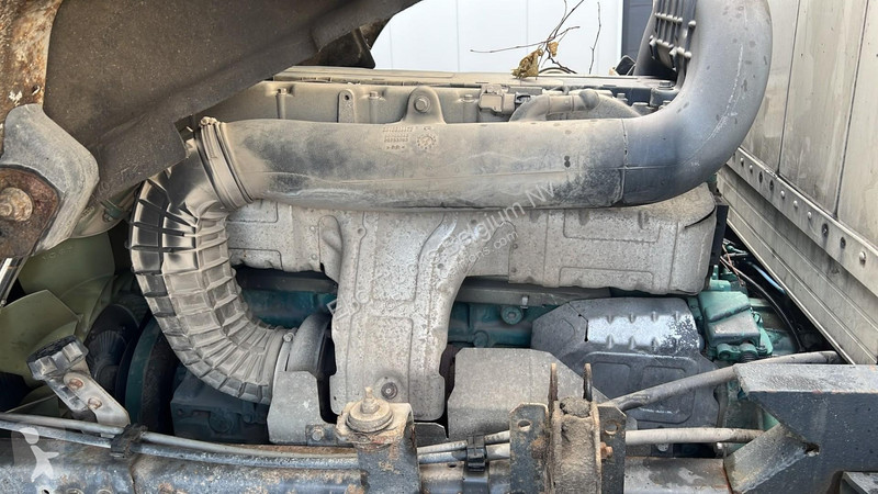 Camión Volvo FL 240 (BOITE MANUELLE / MANUAL...