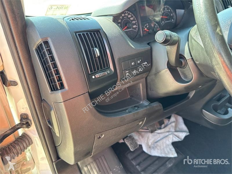Camión Peugeot 333 L1H1 2.2 BLUEHDI 140CV SeS...
