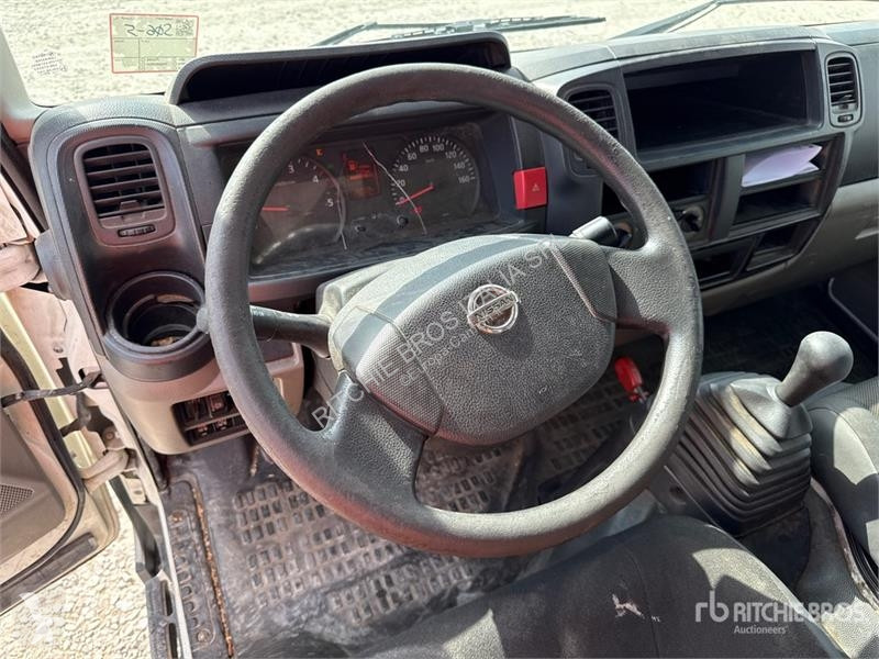 Camion Nissan Isoli PNT 230 20.5 m on Nissan...