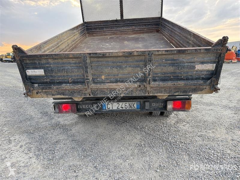 Грузовик Iveco 35A Dump Truck