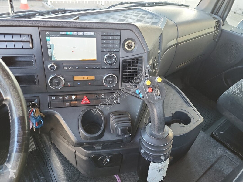 Lastbil Mercedes 3251