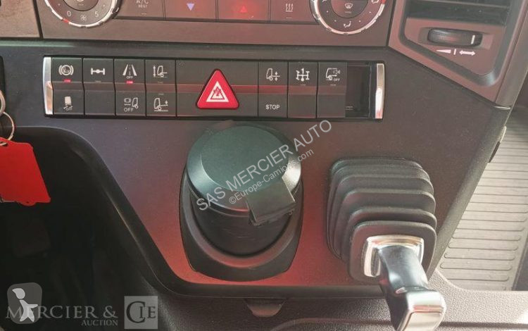 Cap tractor Mercedes