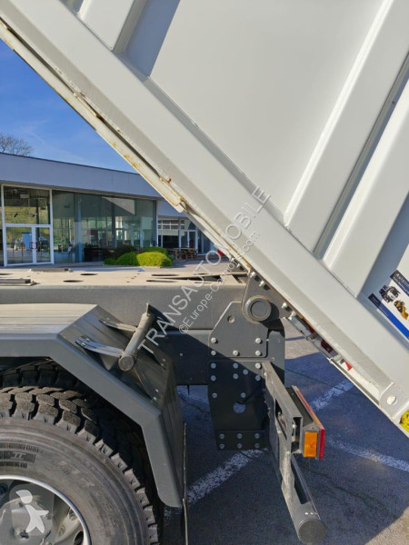 Camião Iveco 64.38 HD9