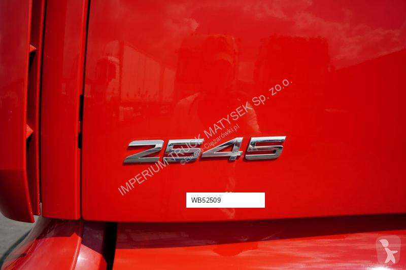Грузовик Mercedes 2545