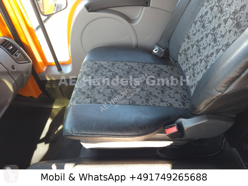 Грузовик Mercedes U527...
