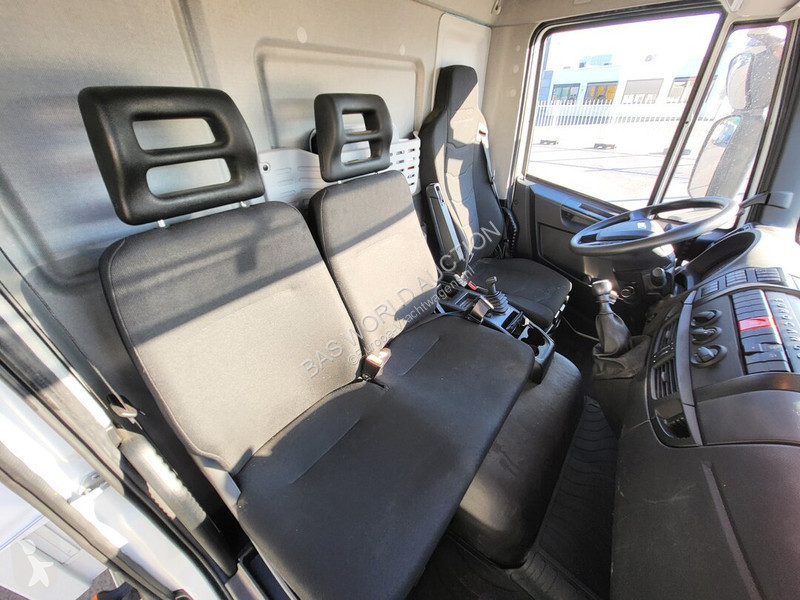Camião Iveco 75E160