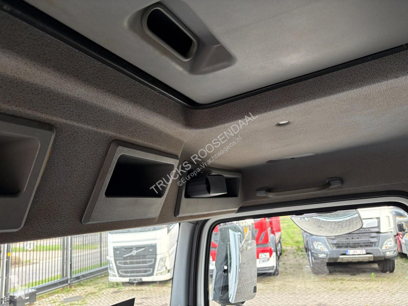 Vrachtwagen Mercedes 815 + MANUAL + spring