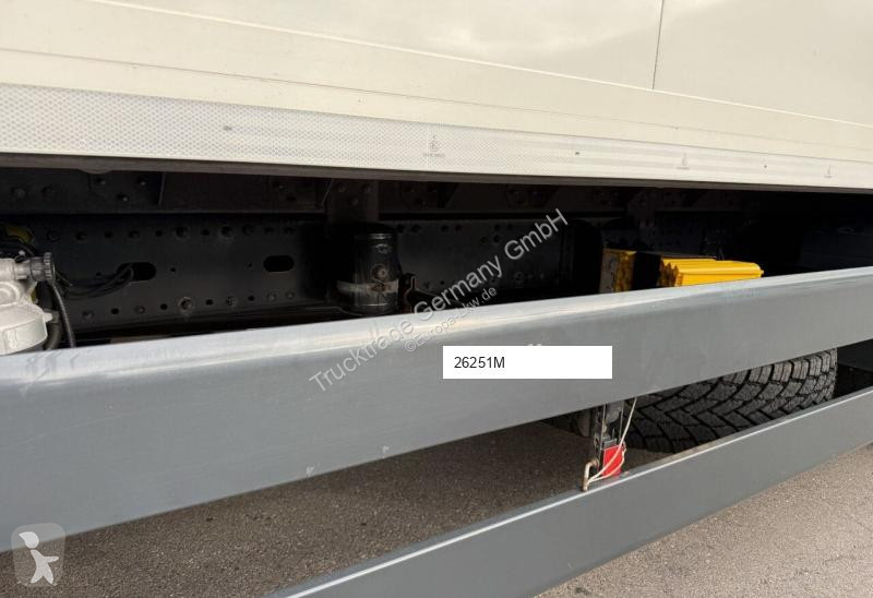 MAN TGS 18.400 4x2 Koffer AHK truck