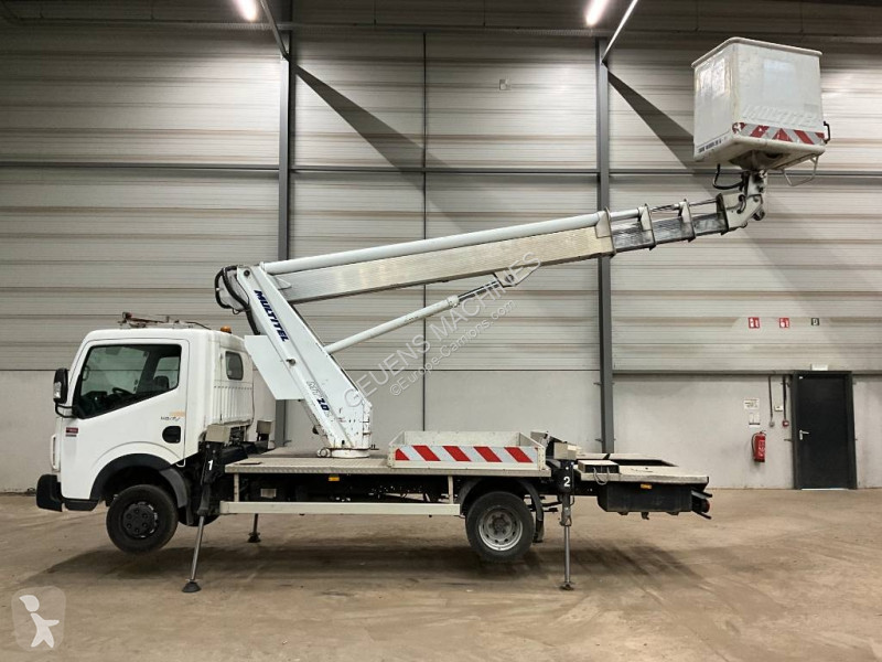 Kamion Renault 120 + multitel mt202