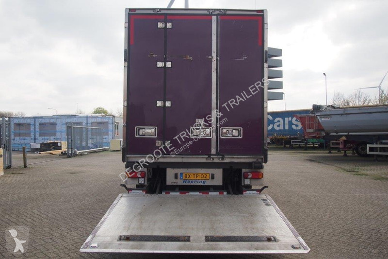 Vrachtwagen Mercedes 1824