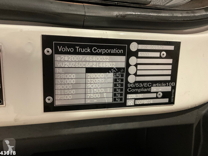 Camion Volvo 350 6x2 HMF 19 Tonmeter laadkraan...