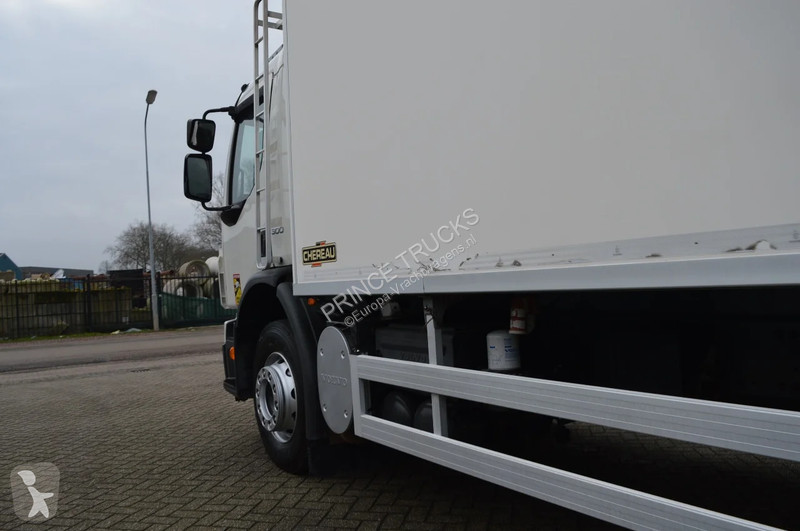 Camion Volvo * EURO5 * CARRIER SUPRA 950MT * 4X2 *