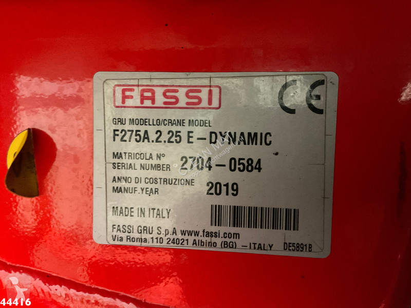 Kamion Volvo FH  8x4 Fassi 27 Tonmeter...