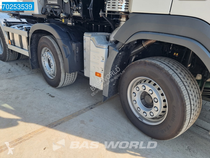 Camion Volvo 420 8X2 Repaired Damage Hiab...