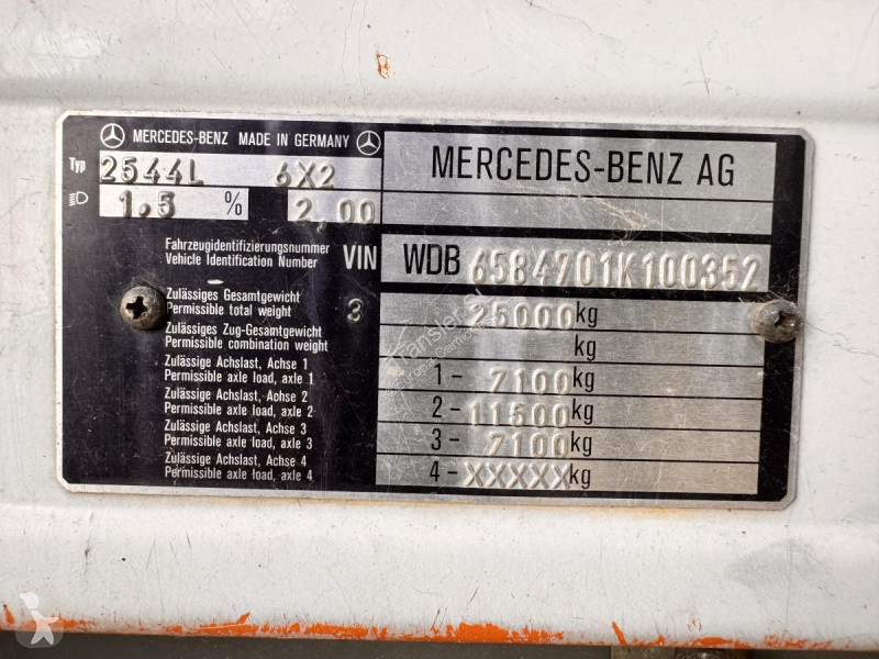 Kamion Mercedes  2544