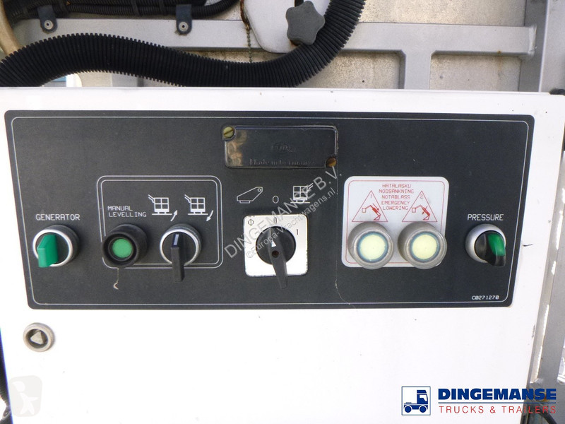 Camion Volvo 6x4 RHD Bronto Skylift F32HDT...