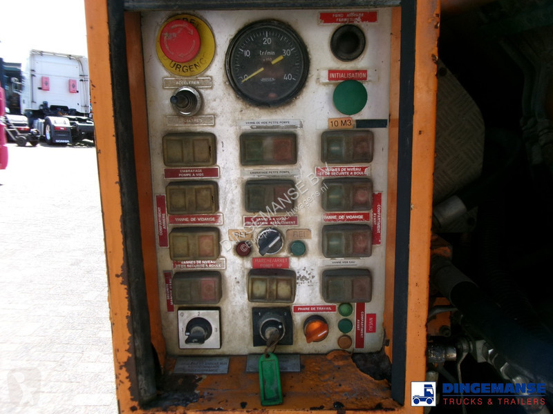 Camion MAN 8x4 Euro 2 vacuum tank ADR 15 m3 / 2...