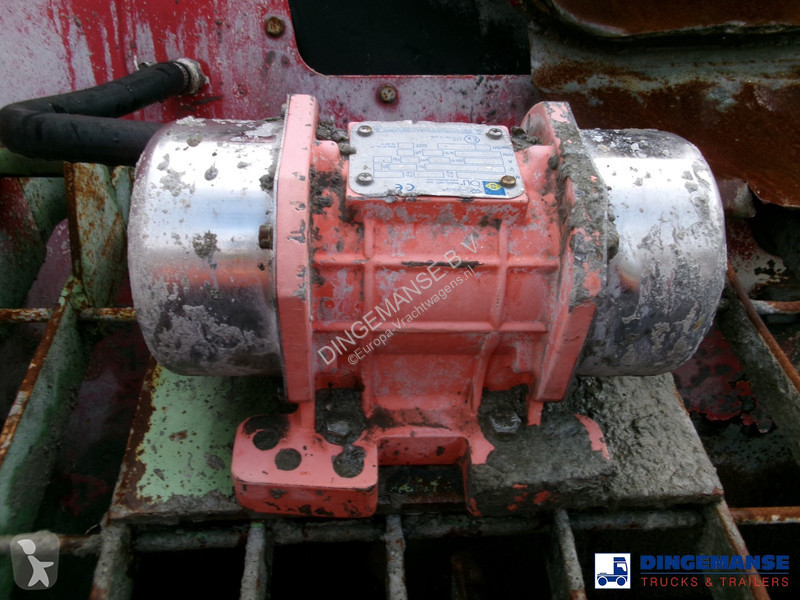 Lastbil Volvo 420 8X4 Cifa MK25H concrete pump...