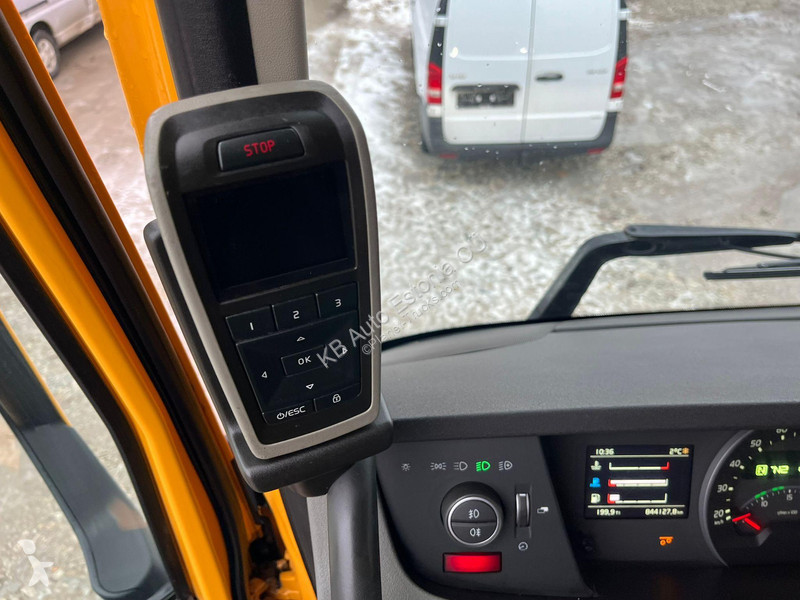 Kamion Volvo 500 8x4*4 Hiab 96ST 97