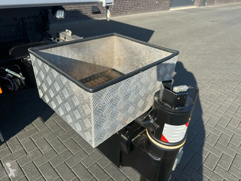 Lastbil Volvo 500 8X4 RF-RT40G FASSI F1450R.2.8...