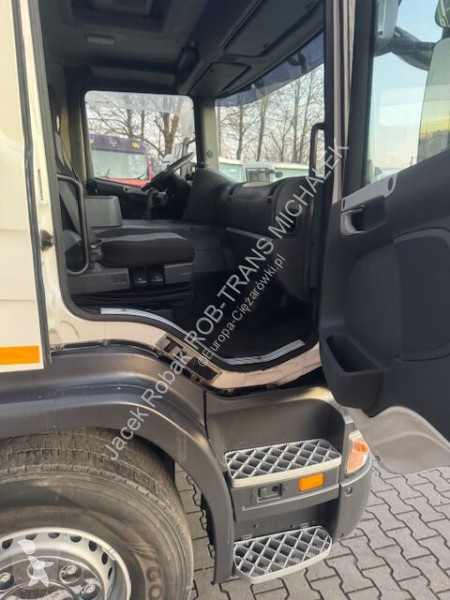 Camion Scania P  380