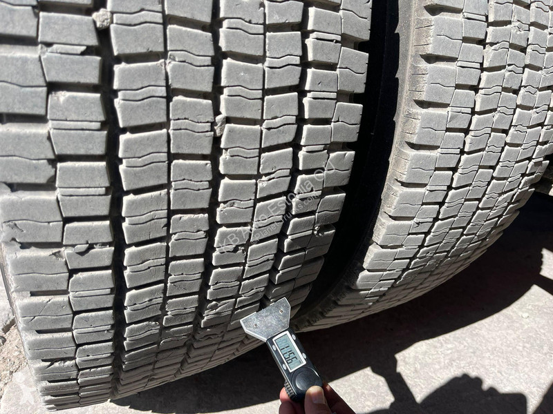 Kamion Volvo 8x4 RETARDER / TANDEM AXLE LIFT /...