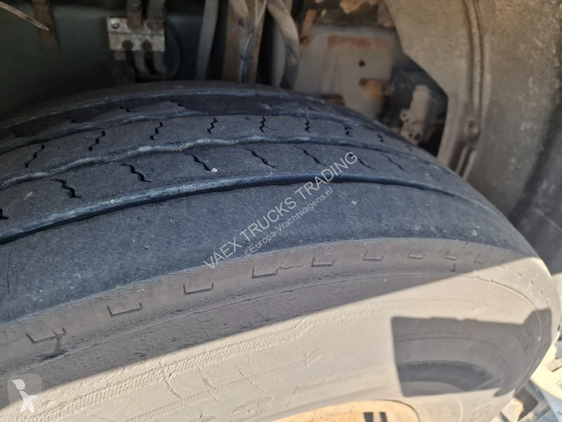 Kamion Volvo 12380 4x2 - Frigo Carrier Supra -...