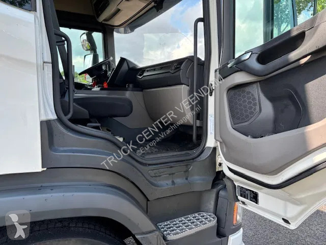Camion Scania P280 Closed box taillift 2000 kg...