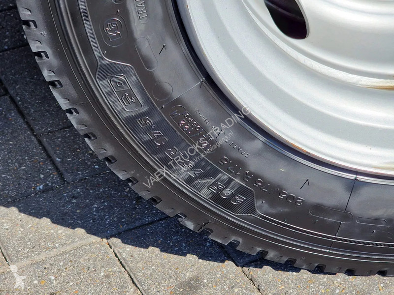 Kamion Iveco 75-190 Isotherm box - Zepro...