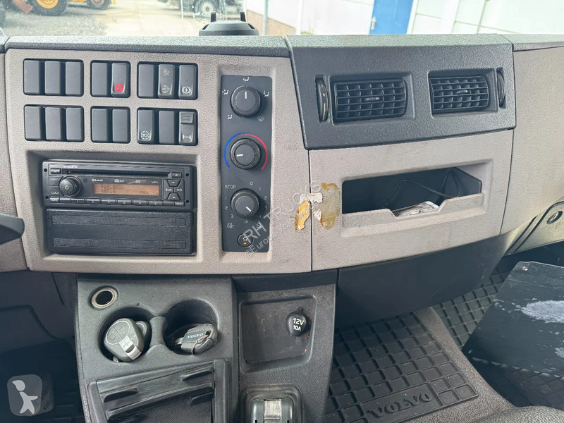 Kamion Volvo FL 250 4X2 EURO 6 + FASSI MICRO...