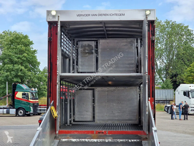 Camión Volvo 250 4x- Livestock 2 deck - Lifting...