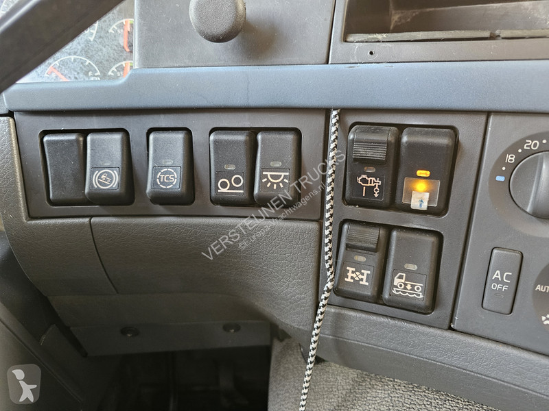 Kamion Volvo 440 / 10X4 / TIPPER / HUB...