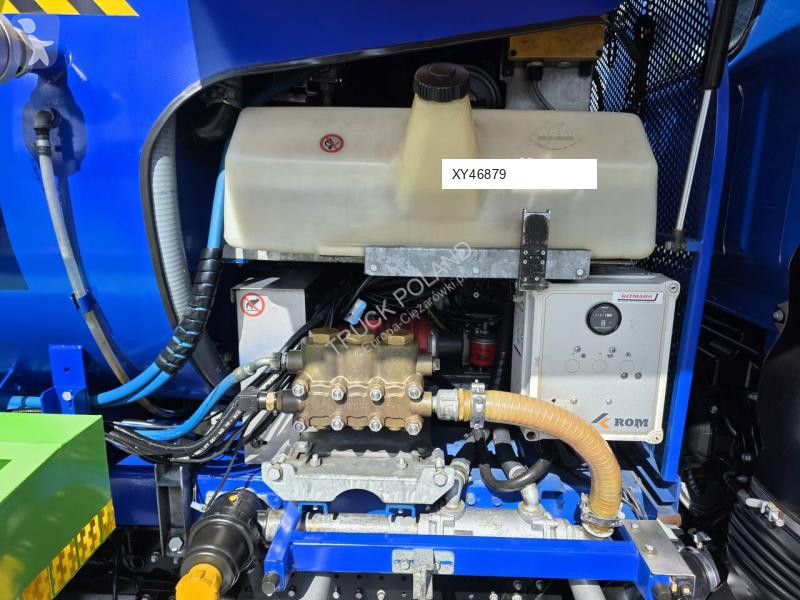 شاحنة Mitsubishi KOKS ROM SMART COMBI HOT WATER