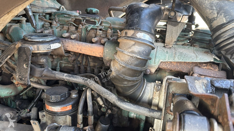 Camion Volvo - 320 (POMPE MANUELLE / BIG HUB /...