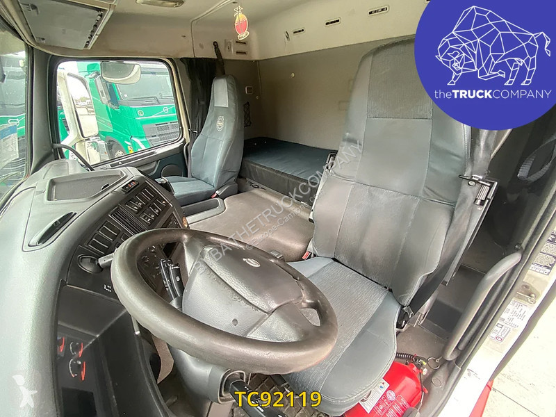 شاحنة Volvo 330