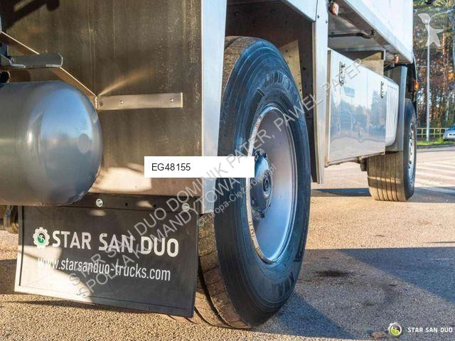 شاحنة Mercedes AROCS 1830 4x4 refrigerated camper