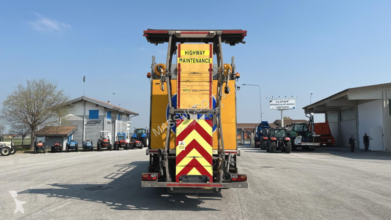 شاحنة Volvo FE 250 4X2