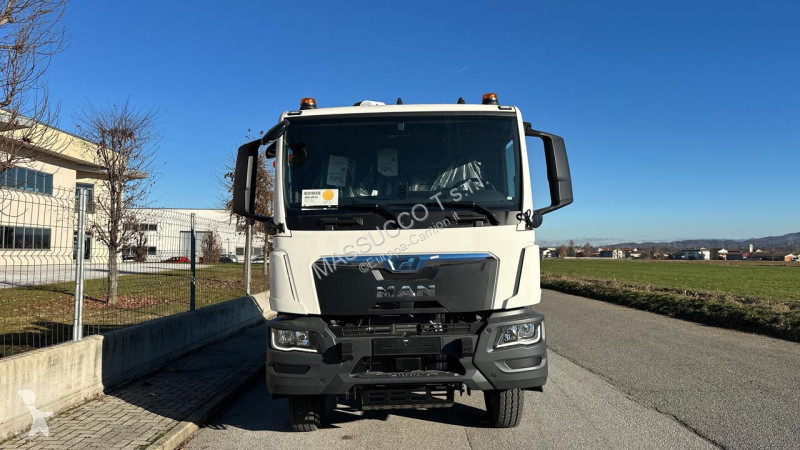 شاحنة MAN TGM 13.250 4x4