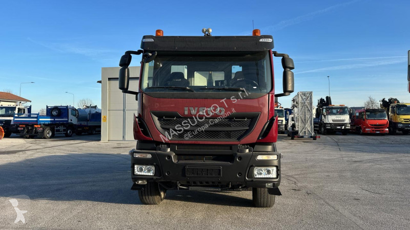 Camion Iveco TRAKKER 450 6x4