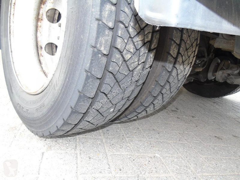 شاحنة Renault 220 + euro 5 + MANUAL + lift + 12T