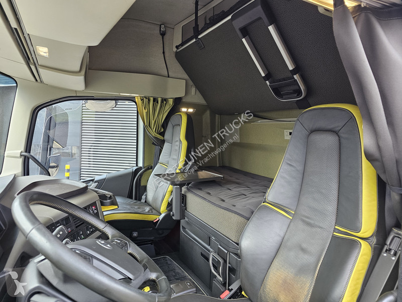 شاحنة Volvo 750 8x4 / RETARDER / FASSI 71 TM + JIB
