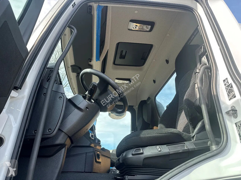 Техника для бетона Mercedes 4142 Mercedes-Benz...