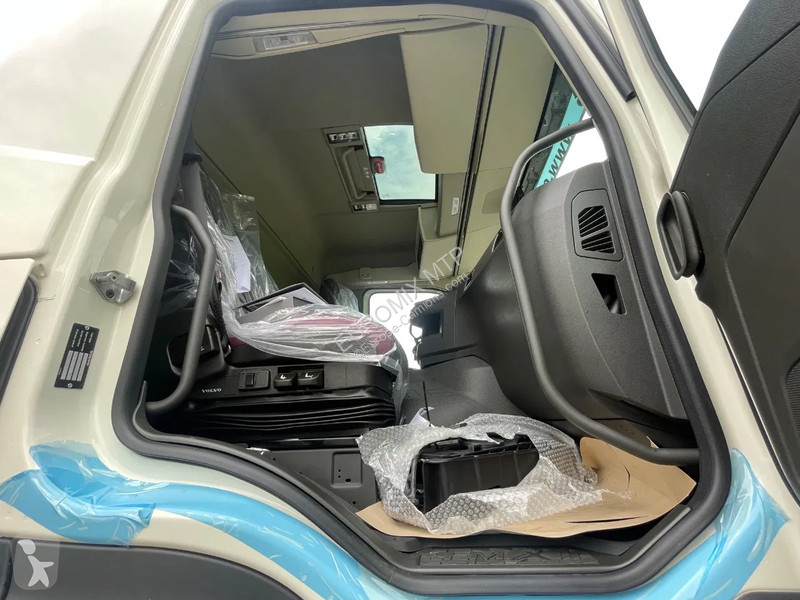 شاحنة Volvo 500 Volvo  500 8X4 Retarder...